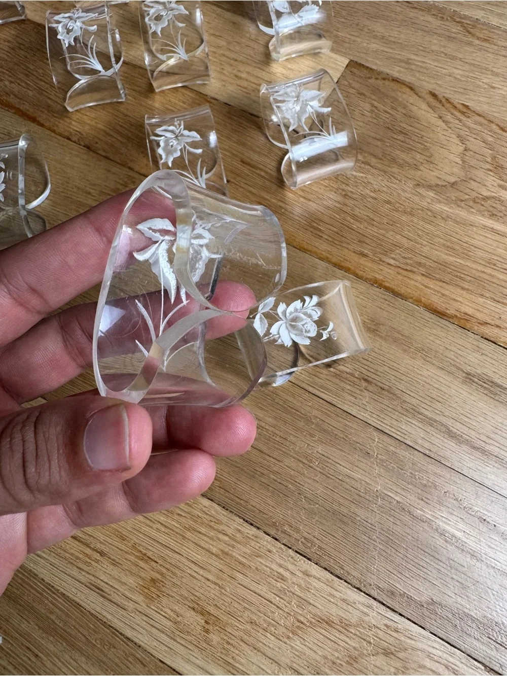 Vintage Acrylic Lucite Etched Flower Napkin Ring Holders Set Of 12